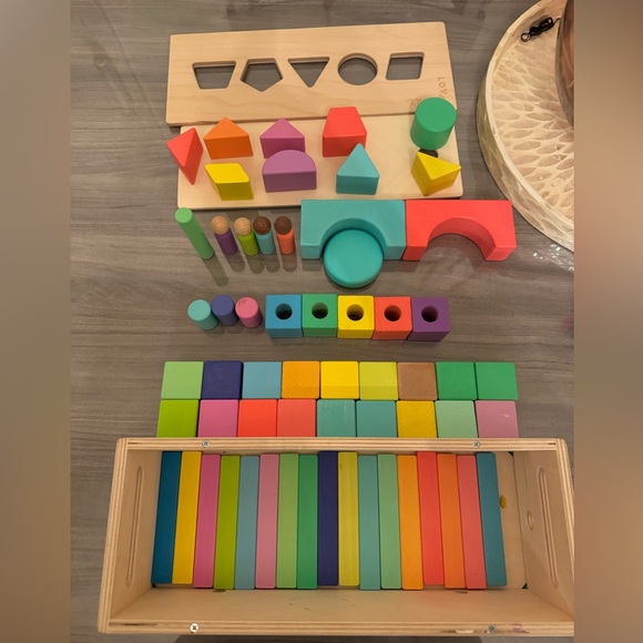 LOVEVERY Block Set - Incomplete - Picture 2 of 9